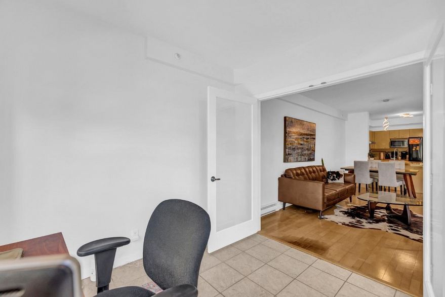 209 2228 Marstrand Avenue