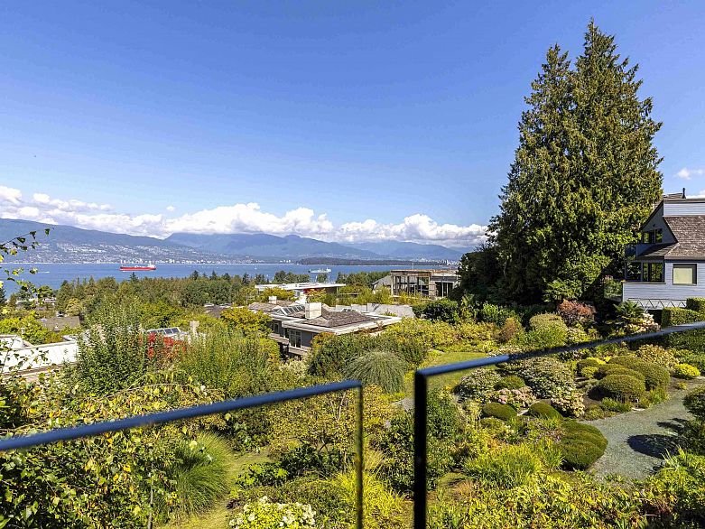 1 1980 Sasamat Street