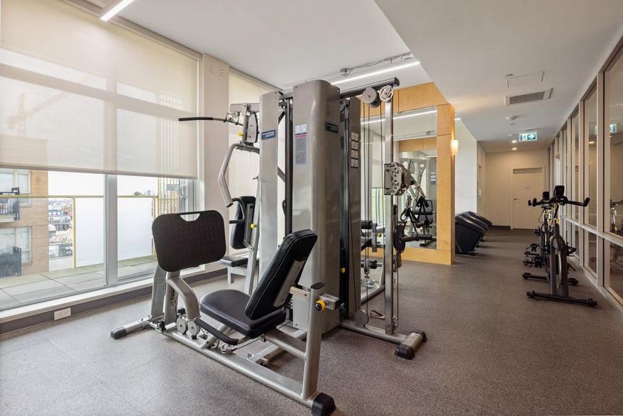 2002 285 E 10th Avenue