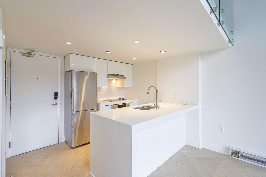 602 22 E Cordova Street