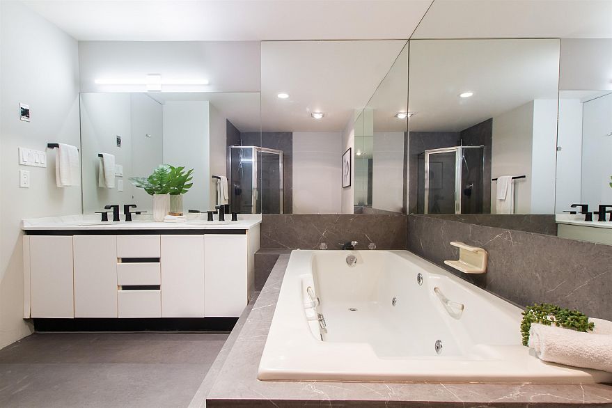 2301 1500 Howe Street