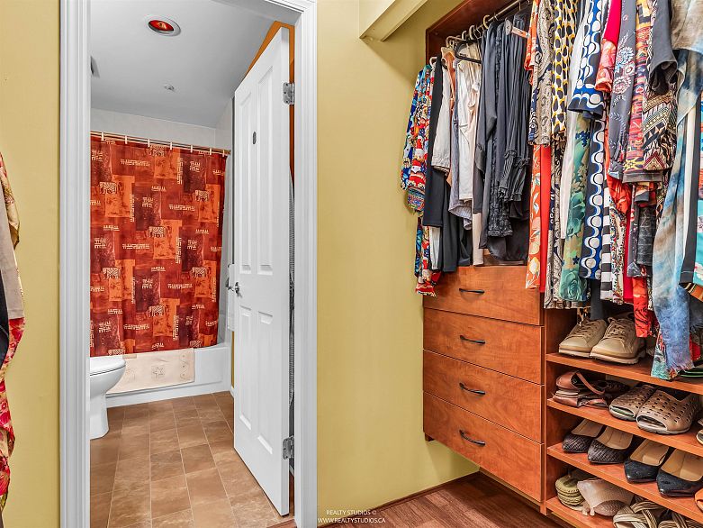 401 525 Wheelhouse Square