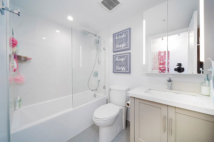 15F 199 Drake Street