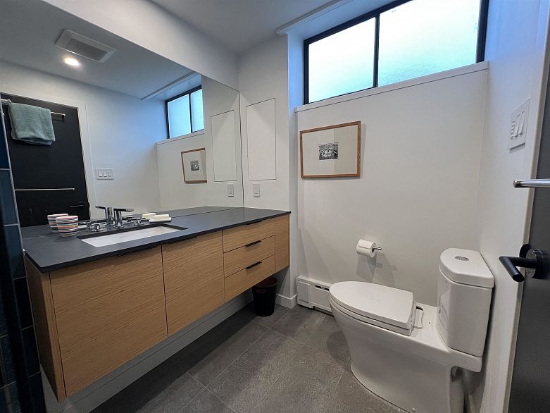 901 710 Chilco Street