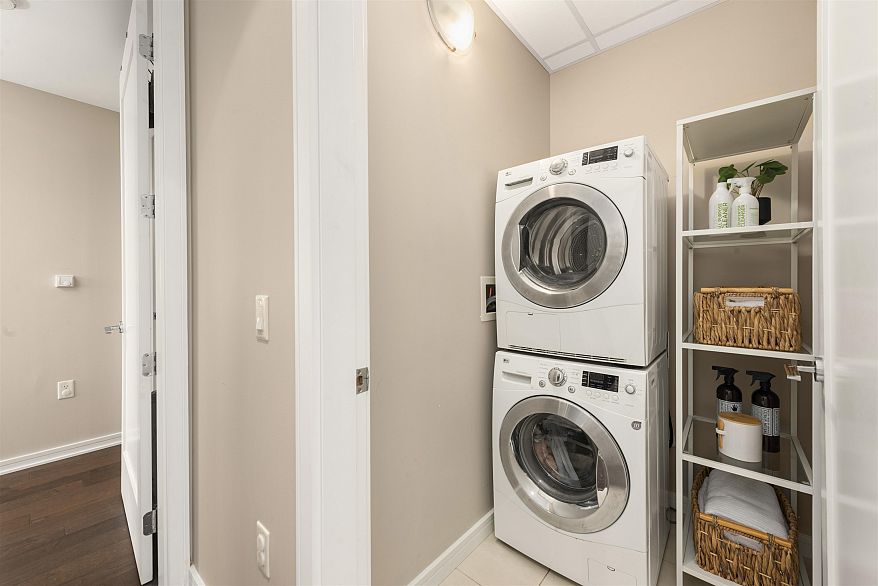 1108 181 W 1st Avenue