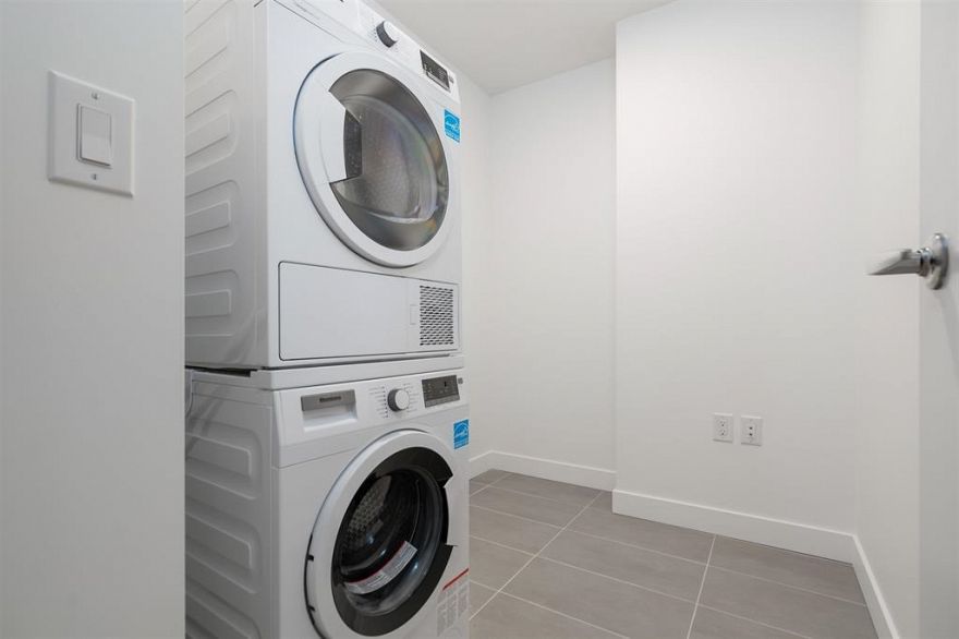 210 8138 Fraser Street