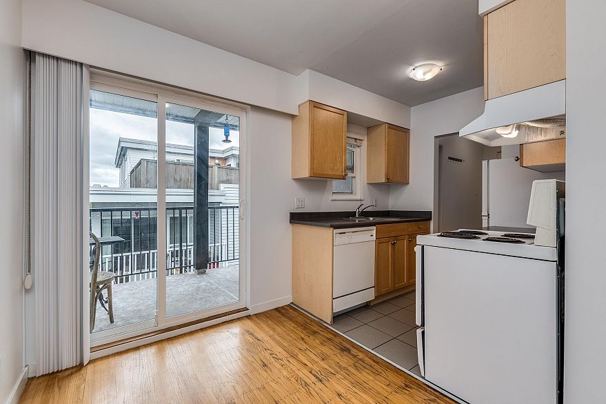 303 1985 W 8TH AVENUE, Vancouver BC V6J 1W2