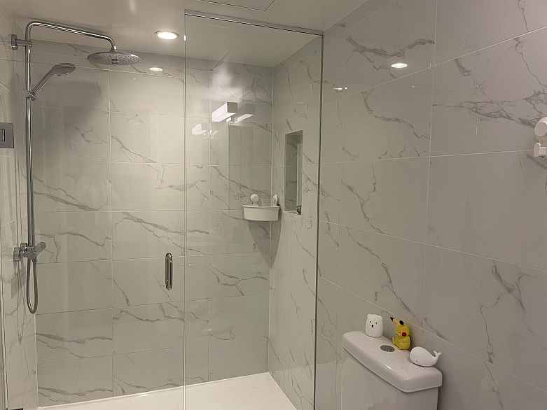 210 8138 Fraser Street