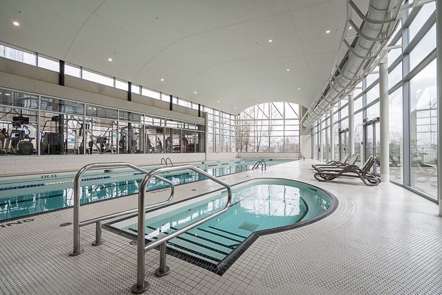 601 455 Beach Crescent