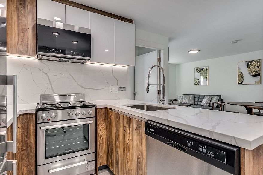 101 1168 PENDRELL STREET, Vancouver BC V6E 1L4