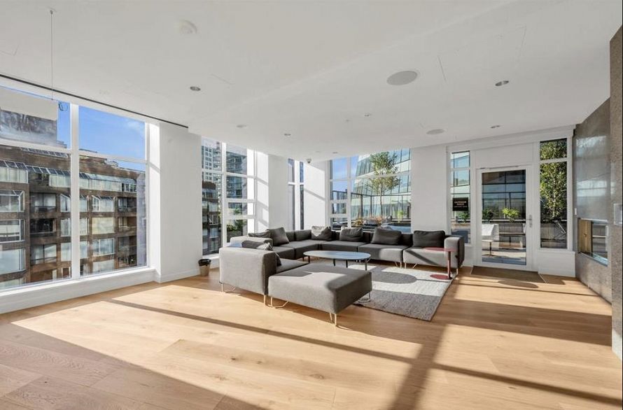 5901 1289 Hornby Street