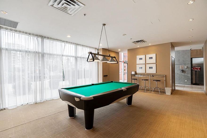 601 455 Beach Crescent