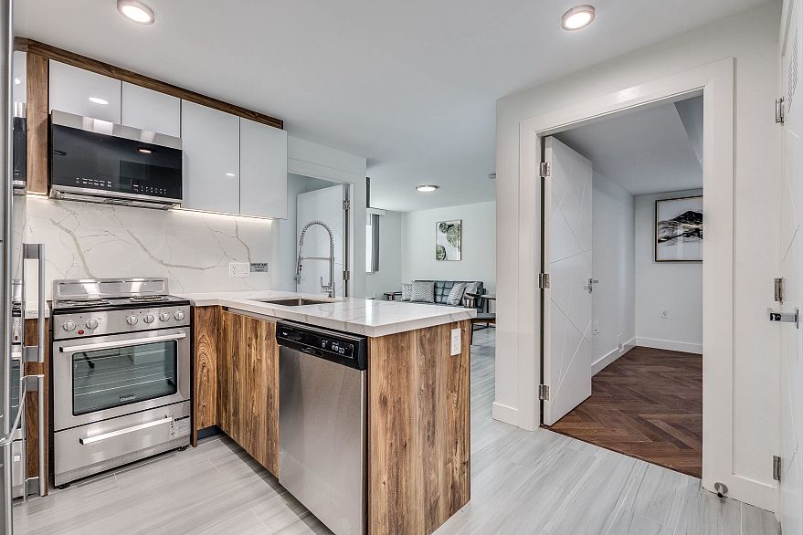 101 1168 PENDRELL STREET, Vancouver BC V6E 1L4