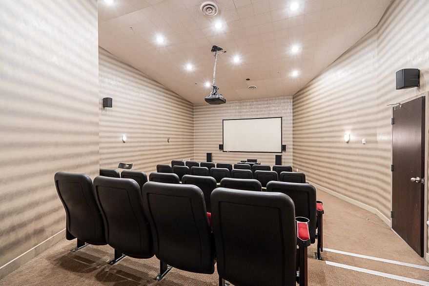 601 455 Beach Crescent