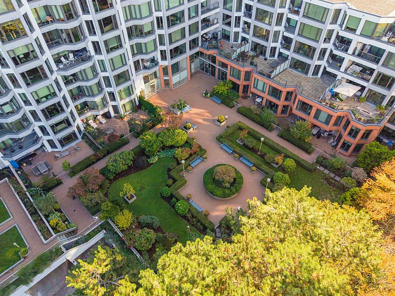 301 2201 Pine Street