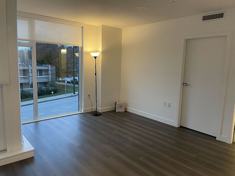 210 8138 Fraser Street