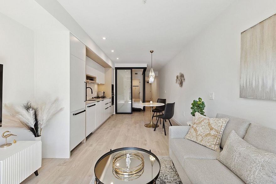 316 2520 Guelph Street