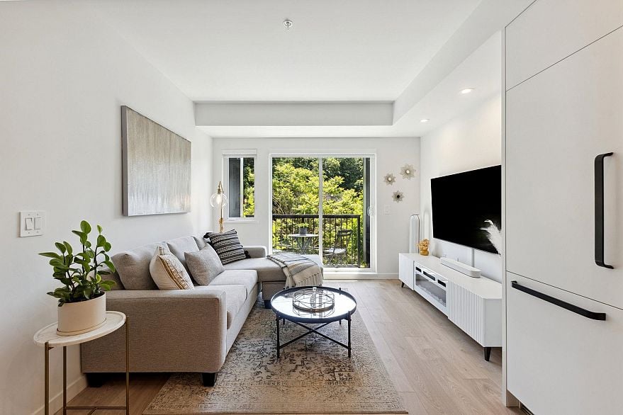 316 2520 Guelph Street