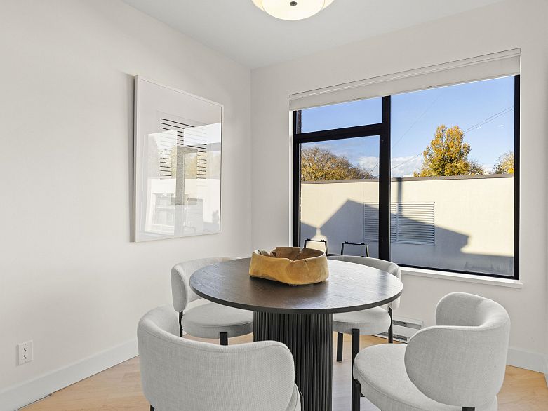 612 2228 Marstrand Avenue