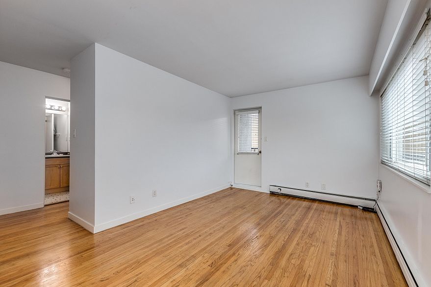 303 1985 W 8TH AVENUE, Vancouver BC V6J 1W2