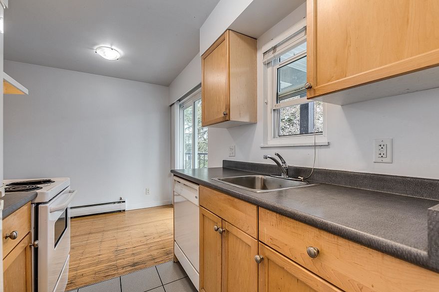 303 1985 W 8TH AVENUE, Vancouver BC V6J 1W2