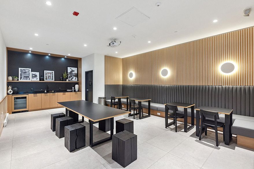 316 2520 Guelph Street