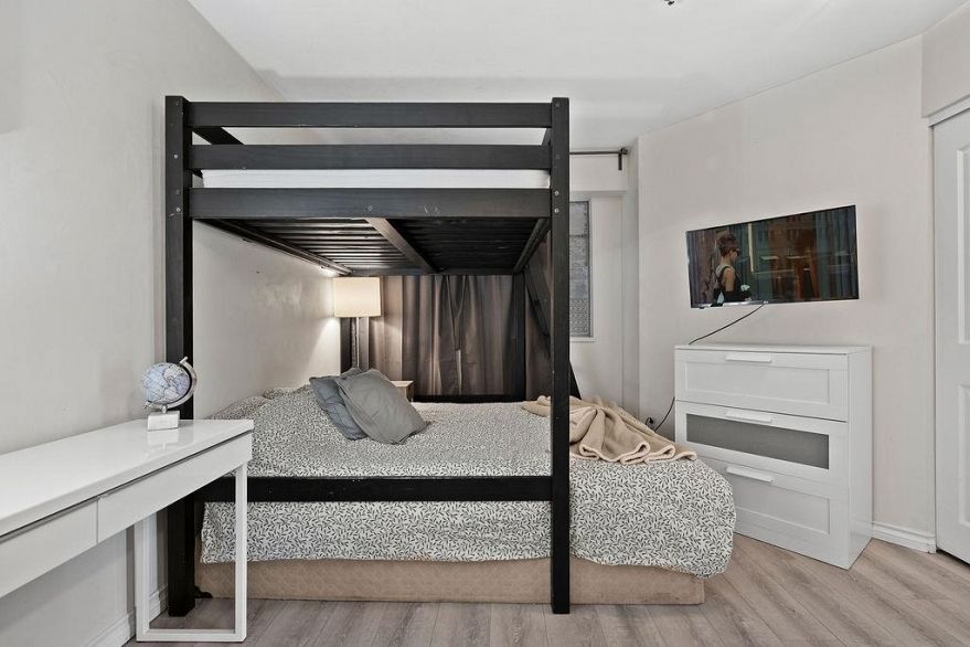 208 2025 Stephens Street