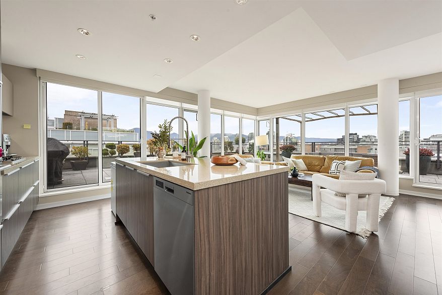 1108 181 W 1st Avenue