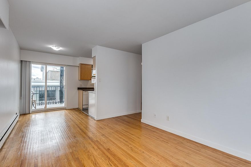 303 1985 W 8TH AVENUE, Vancouver BC V6J 1W2