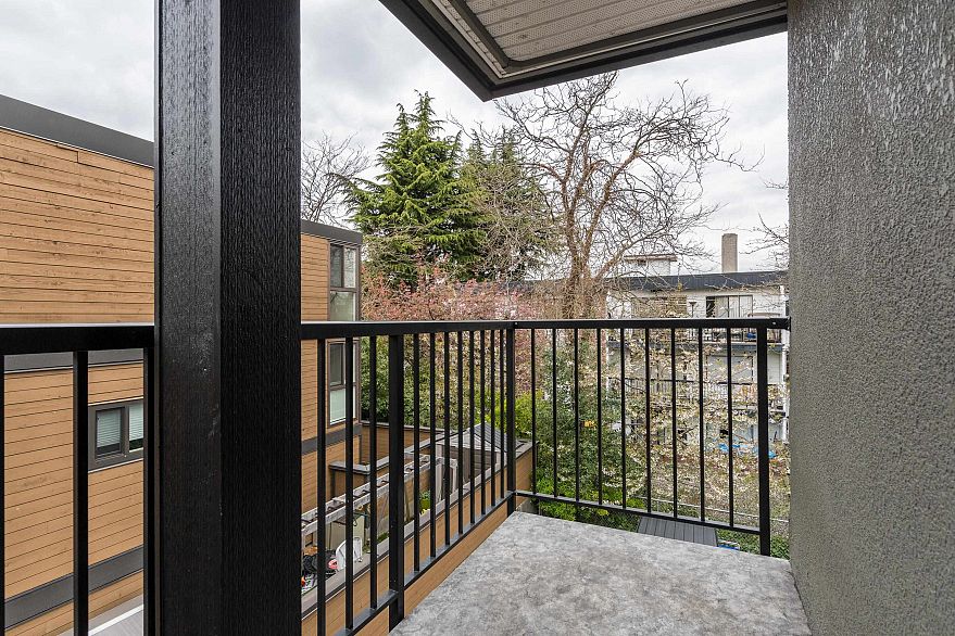 303 1985 W 8TH AVENUE, Vancouver BC V6J 1W2