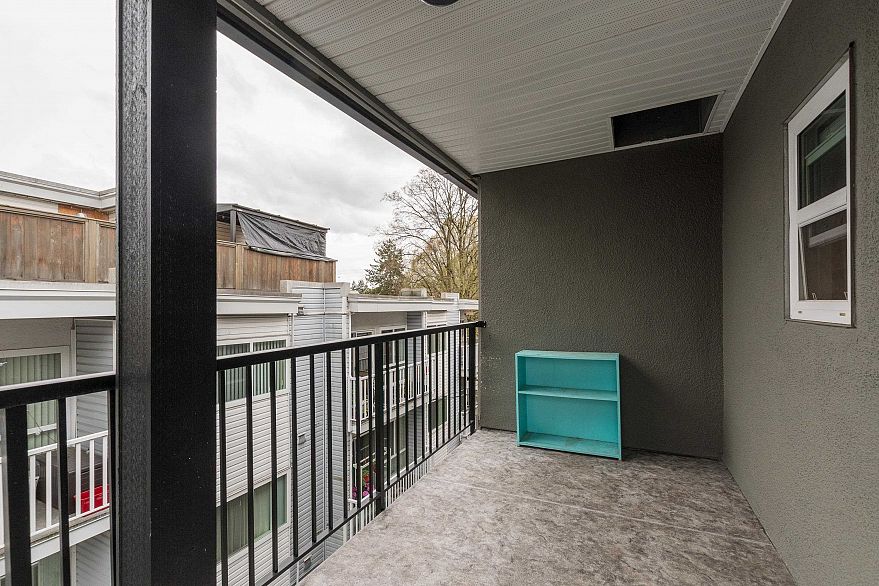 303 1985 W 8TH AVENUE, Vancouver BC V6J 1W2