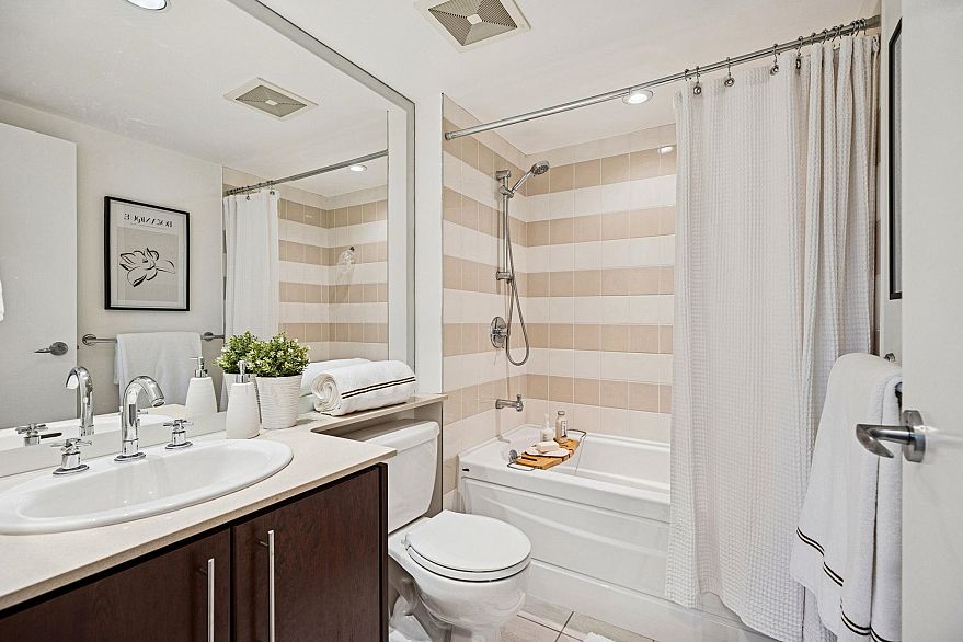 1705 550 Pacific Street