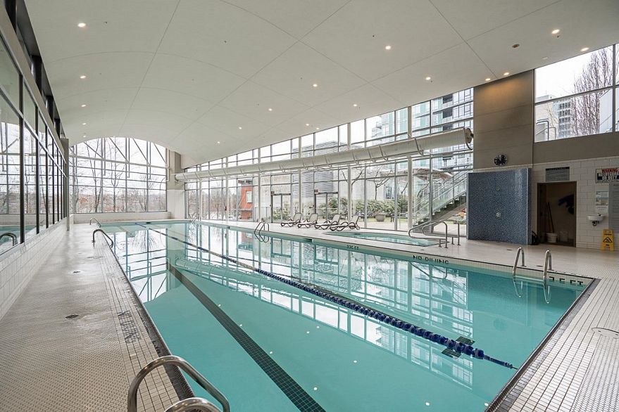 601 455 Beach Crescent