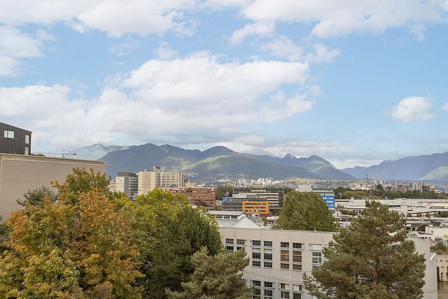 424 350 E 2nd Avenue