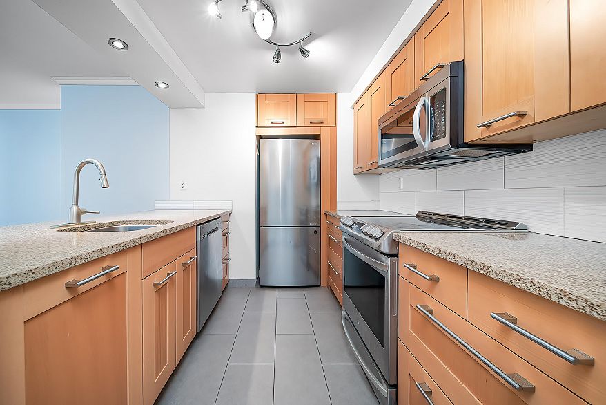 602 1270 Robson Street