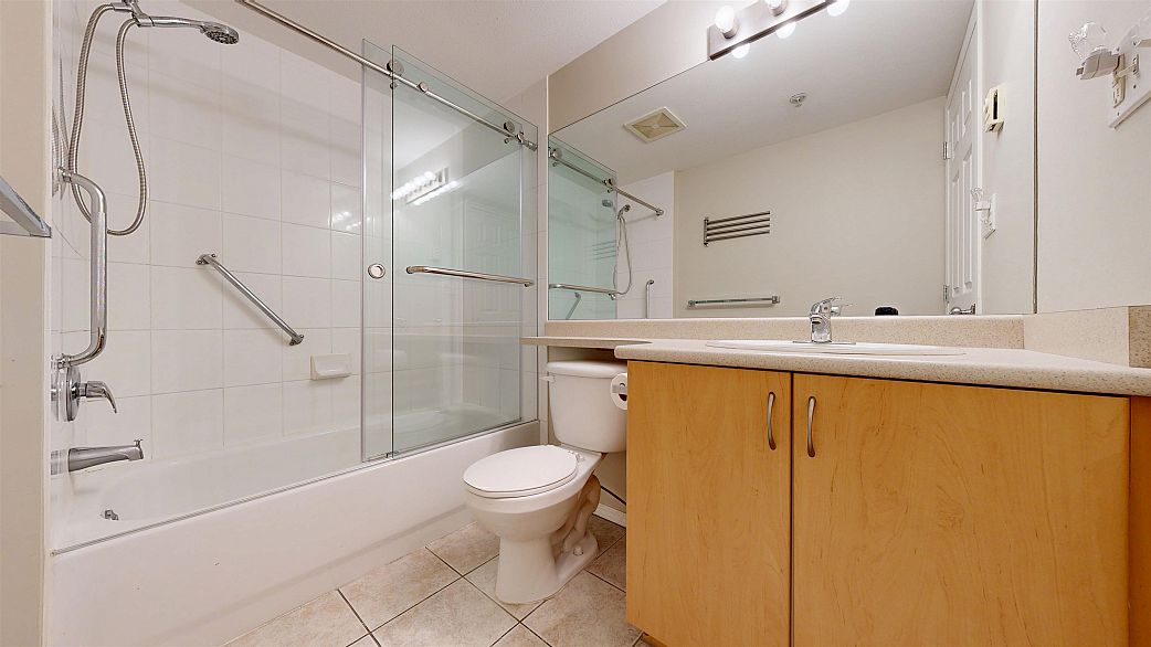 PH3 5438 Rupert Street