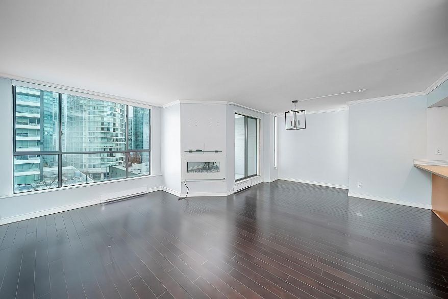 602 1270 Robson Street