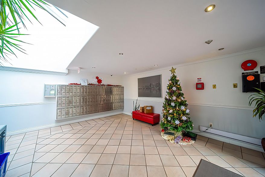 602 1270 Robson Street