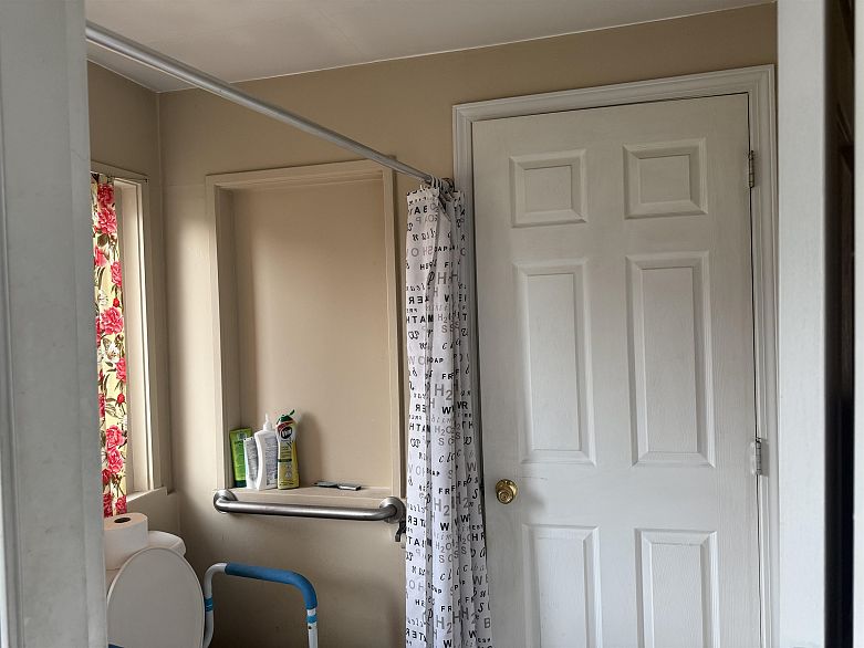 8125 St. George Street