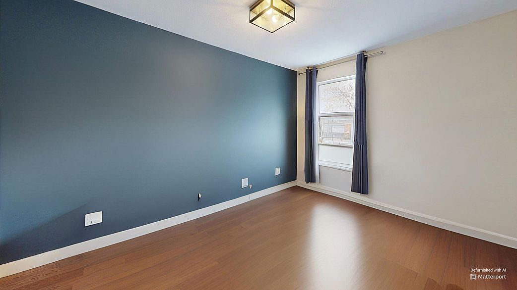 403 985 W 10th Avenue