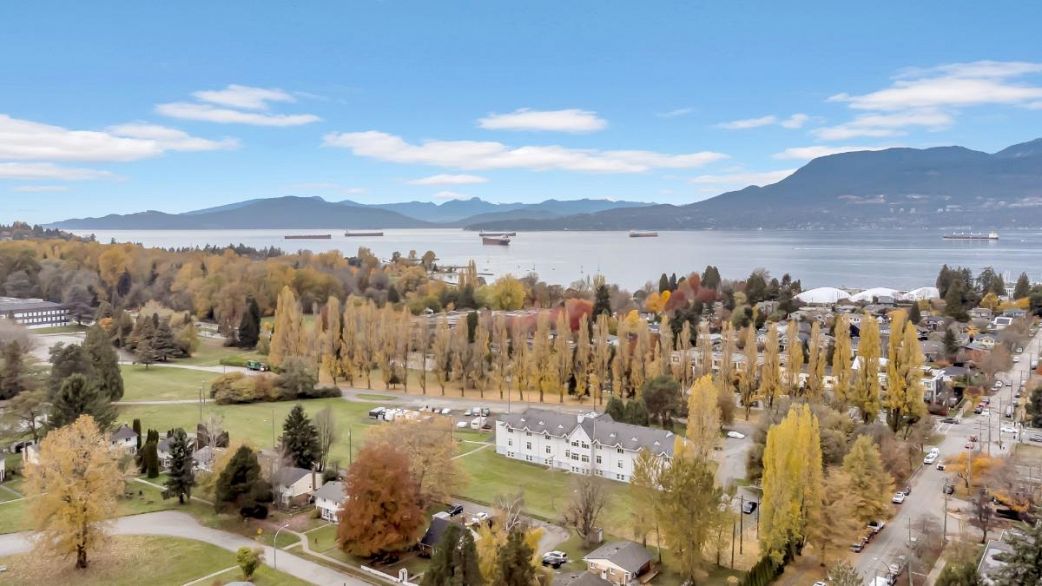 309 3755 W 8th Avenue