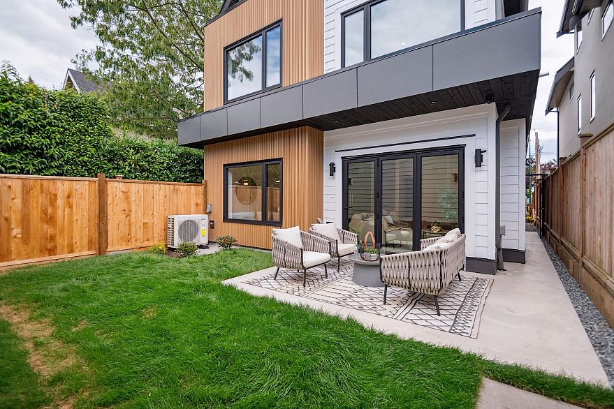 #2 1079 E 14th Avenue