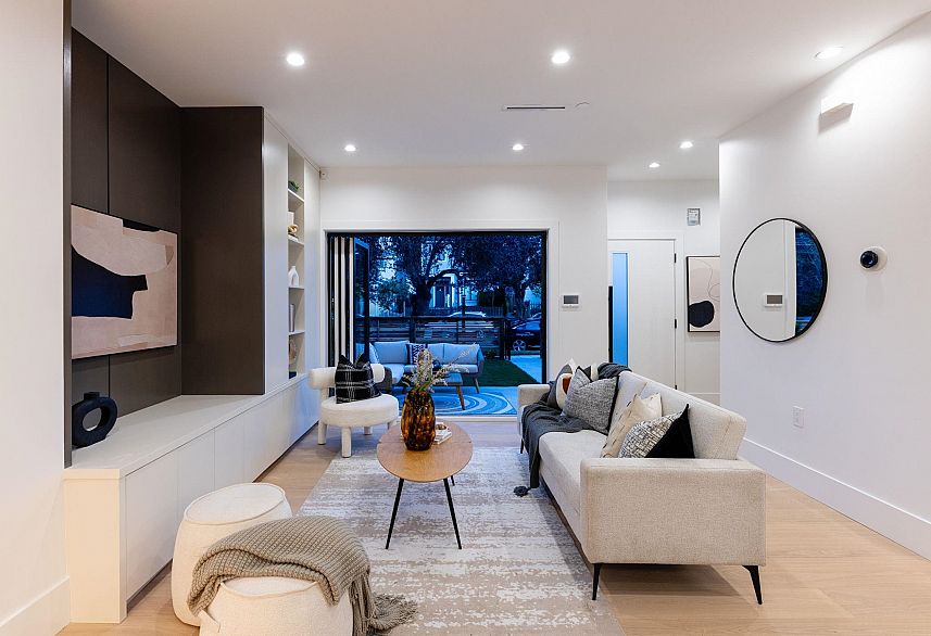 #1 1079 E 14th Avenue