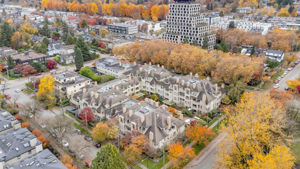 309 3755 W 8th Avenue