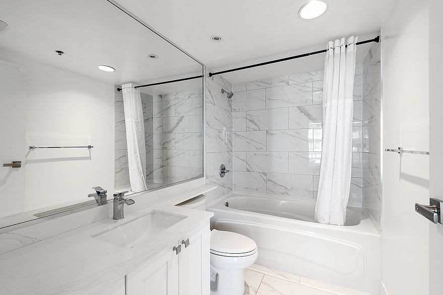 1202 1383 Marinaside Crescent