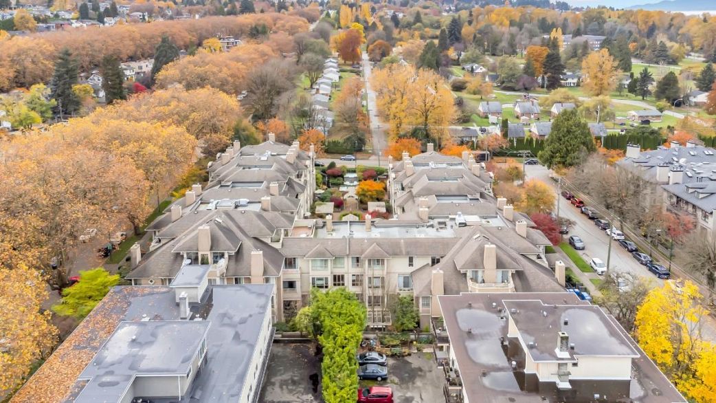 309 3755 W 8th Avenue