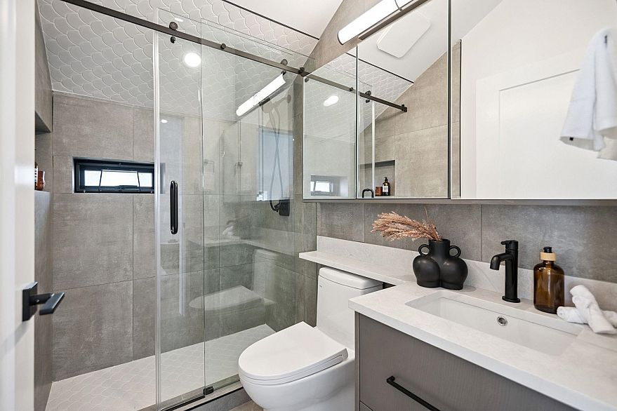 #2 1079 E 14th Avenue