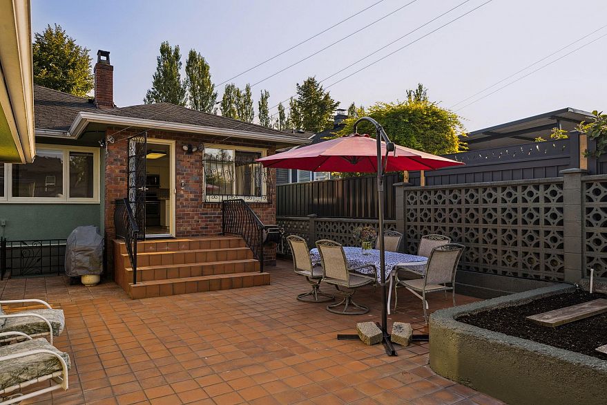 2869 Venables Street