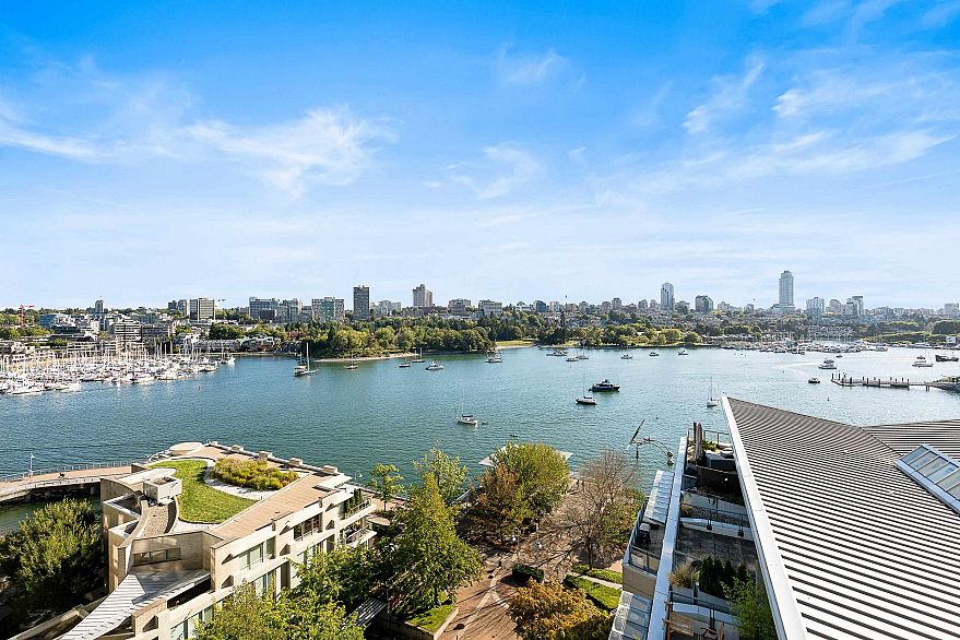 1202 1383 Marinaside Crescent