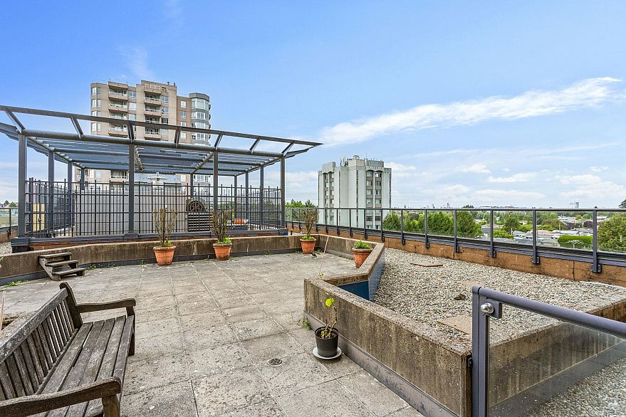 803 3438 Vanness Avenue